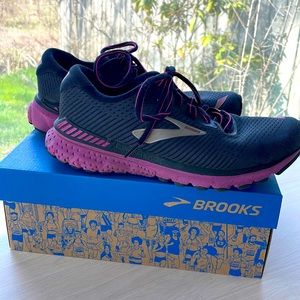 Brooks Adrenaline GTS 20 XX Shoes